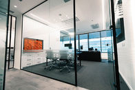 De moderne muren van de het glasverdeling van de Aluminiummuur Binnenlandse voor bureaus
